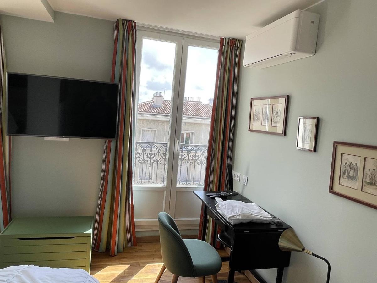 Appartement Mignon Calme Douillet Ascenseur Clim Etage Eleve Proche Parking Et Toutes Commodites Au Coeur Du Toulon Historique Exterior foto