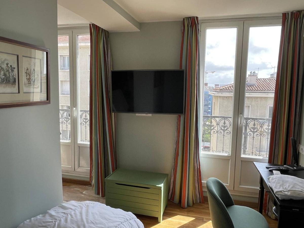 Appartement Mignon Calme Douillet Ascenseur Clim Etage Eleve Proche Parking Et Toutes Commodites Au Coeur Du Toulon Historique Exterior foto