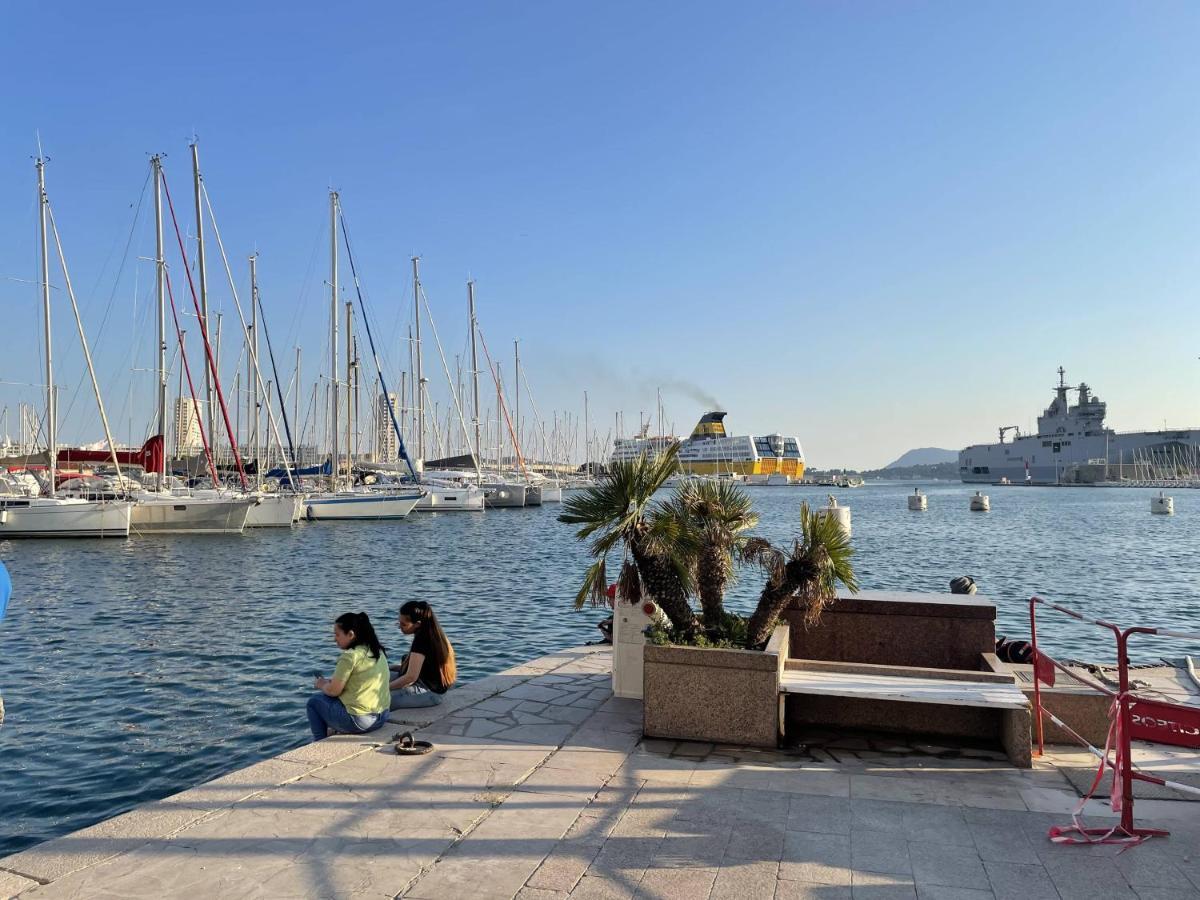 Appartement Mignon Calme Douillet Ascenseur Clim Etage Eleve Proche Parking Et Toutes Commodites Au Coeur Du Toulon Historique Exterior foto