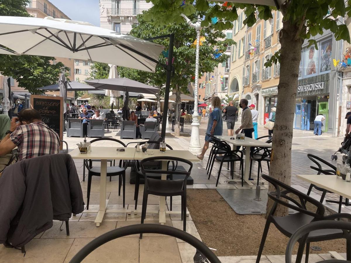 Appartement Mignon Calme Douillet Ascenseur Clim Etage Eleve Proche Parking Et Toutes Commodites Au Coeur Du Toulon Historique Exterior foto