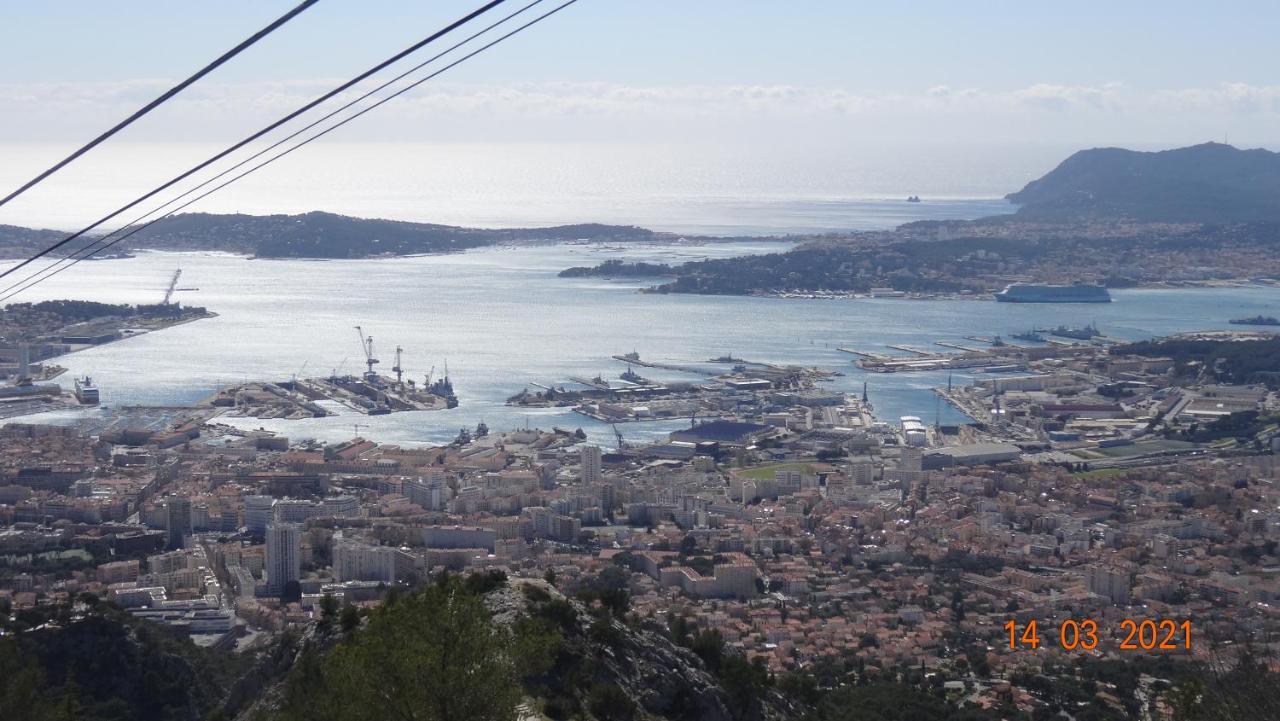 Appartement Mignon Calme Douillet Ascenseur Clim Etage Eleve Proche Parking Et Toutes Commodites Au Coeur Du Toulon Historique Exterior foto