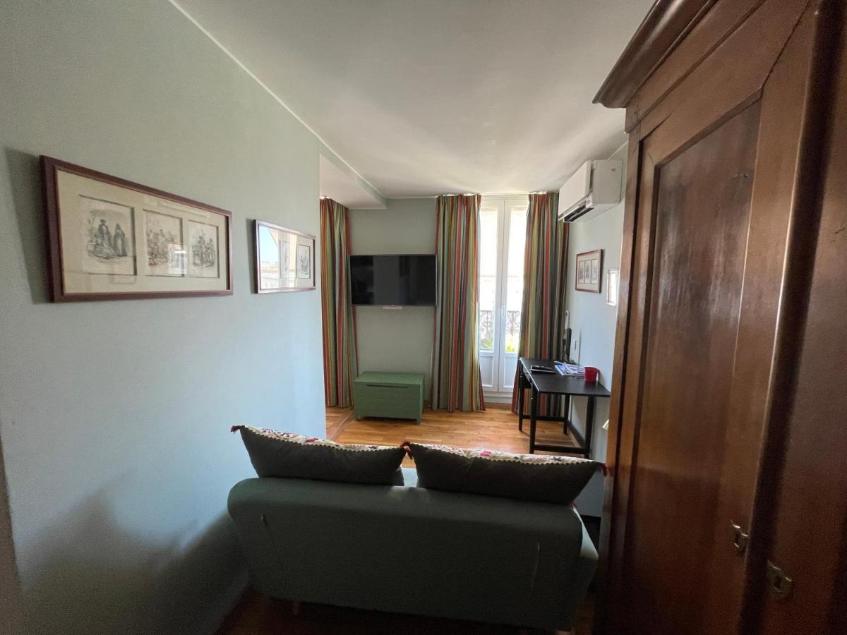Appartement Mignon Calme Douillet Ascenseur Clim Etage Eleve Proche Parking Et Toutes Commodites Au Coeur Du Toulon Historique Exterior foto